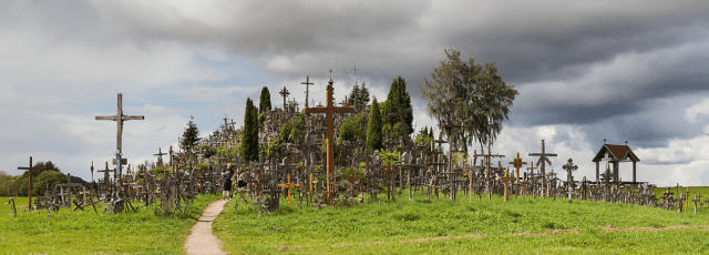Hill Of Crosses Diego Delso.png
